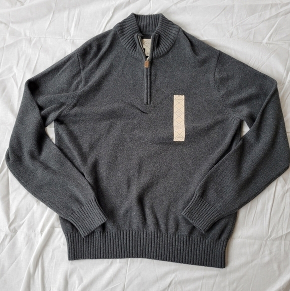 St. John's Bay Other - St. Johns Bay NWT Men's grey knit legacy zip neck pullover 1/2 zip sweater L